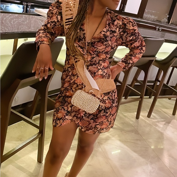 Rose Gold Long Sleeve Floral Printed Mini Dress - Picture 4 of 7